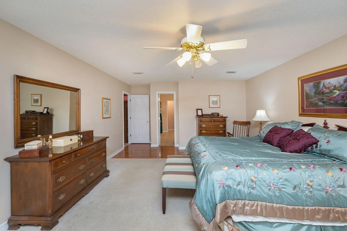 Photo of 5843 Saratoga Drive