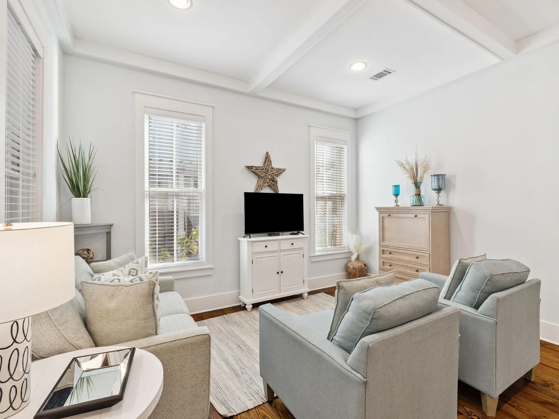 Photo of 384 Red Cedar Way
