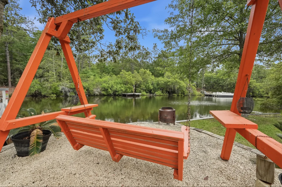 Photo of 4063 Lakeview Drive