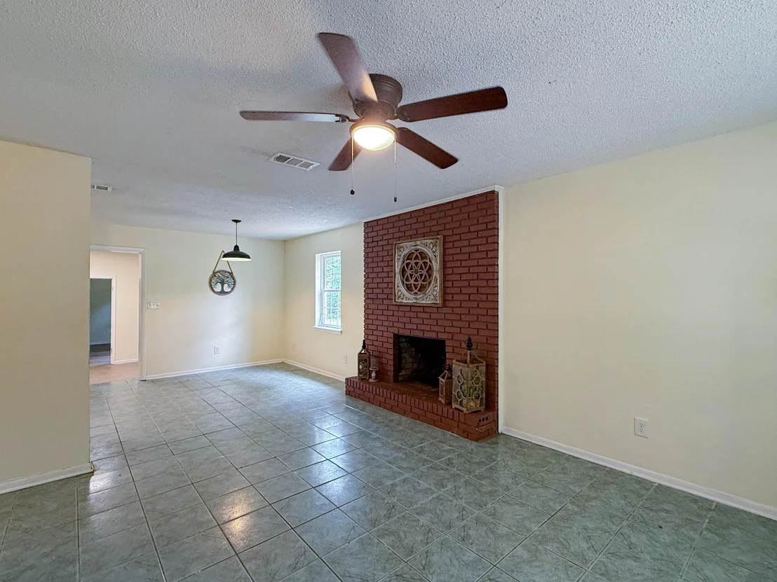 Photo of 5703 Old River Road