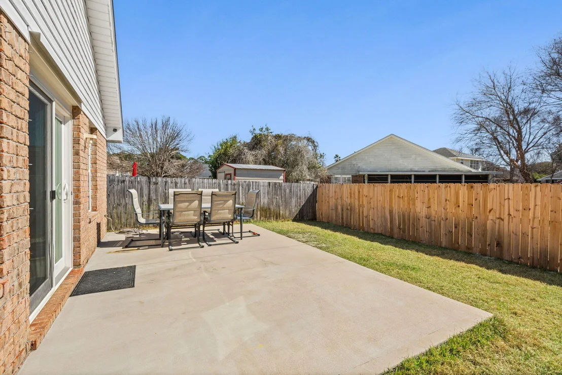 Photo of 560 Rough Leaf Lane