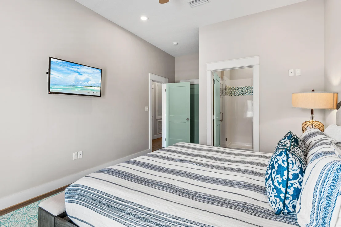 Photo of 240 Driftwood Road