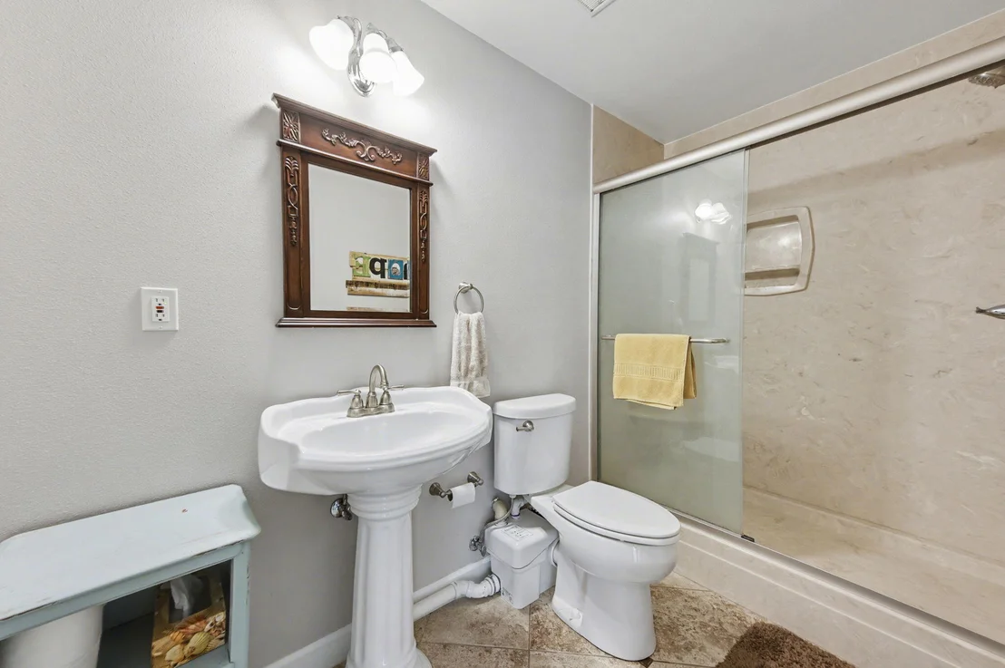Photo of 2760 Edgewater Drive