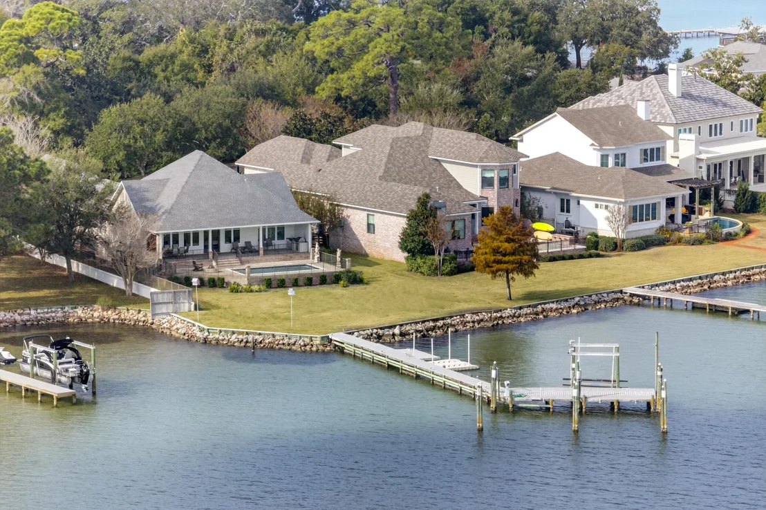 Photo of 901 Peacocks Point Drive