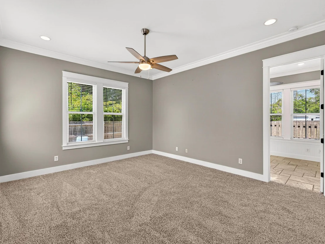 Photo of 328 Madison Circle