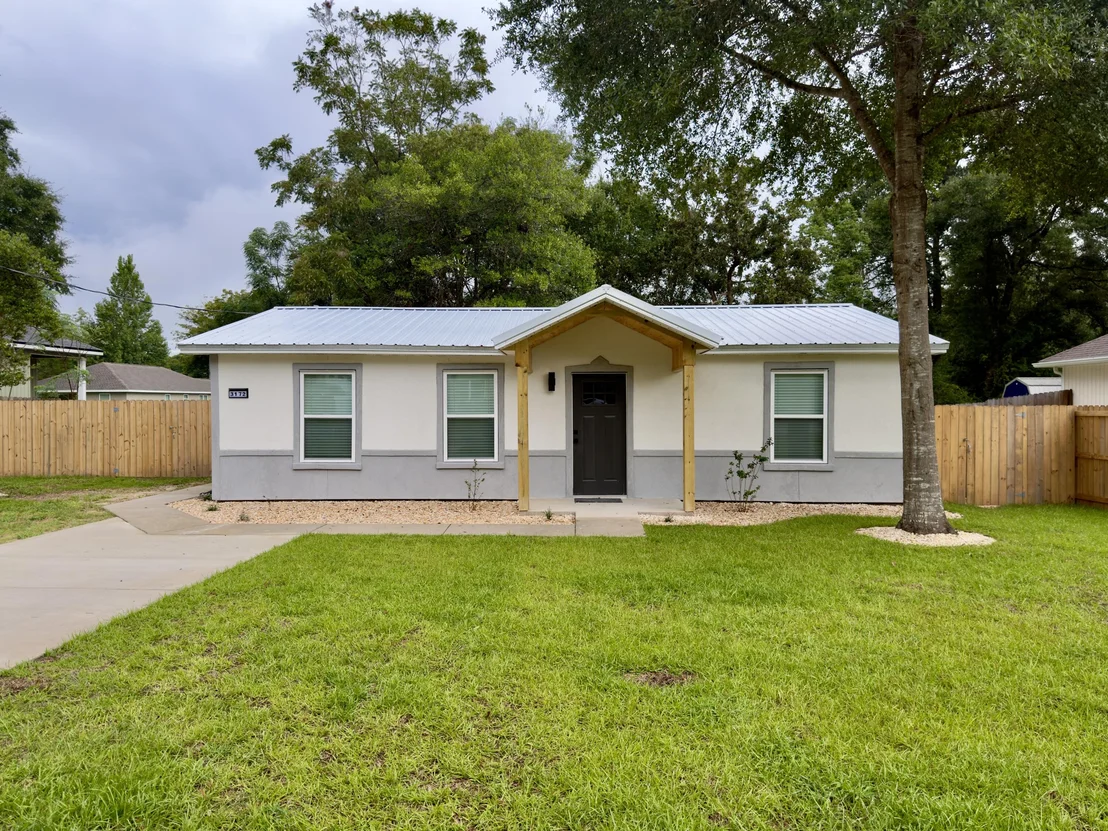Photo of 3172 Maple Street