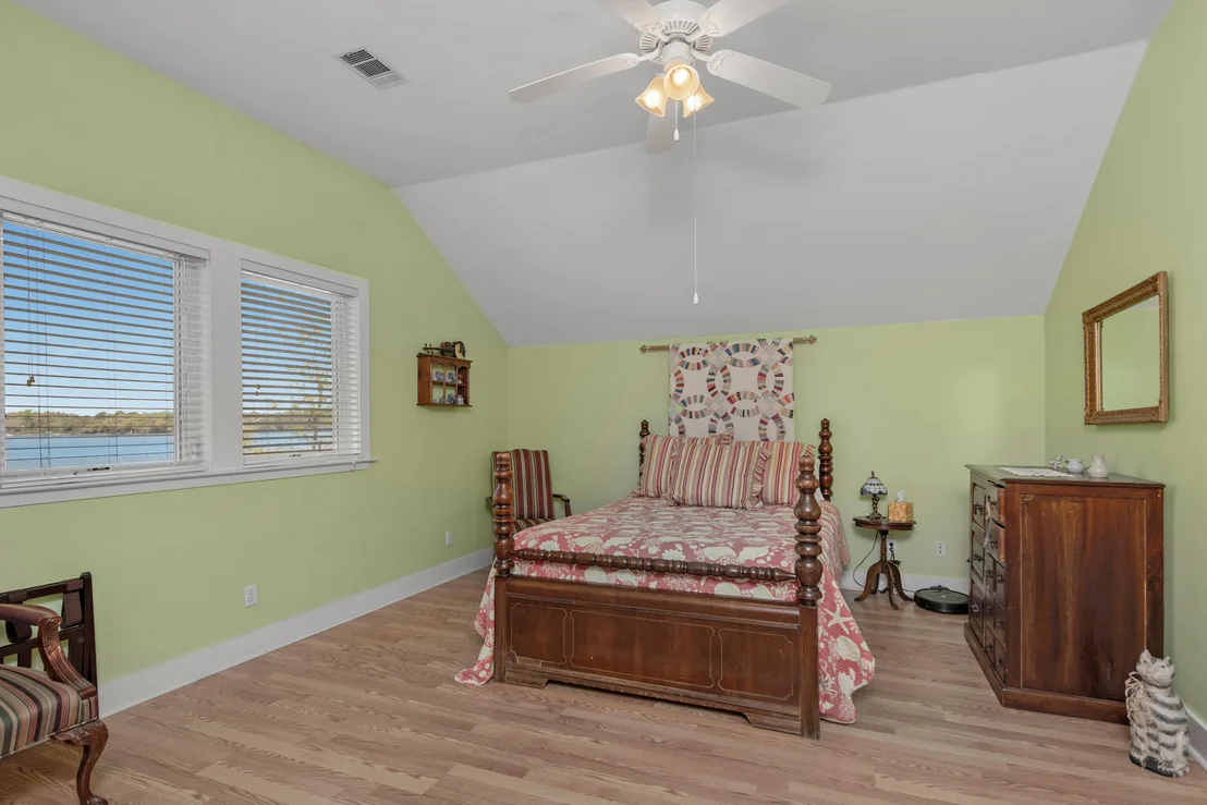 Photo of 1422 Lagrange Road