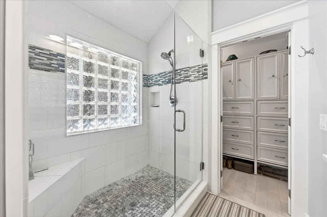 Photo of 627 Bayshore Drive