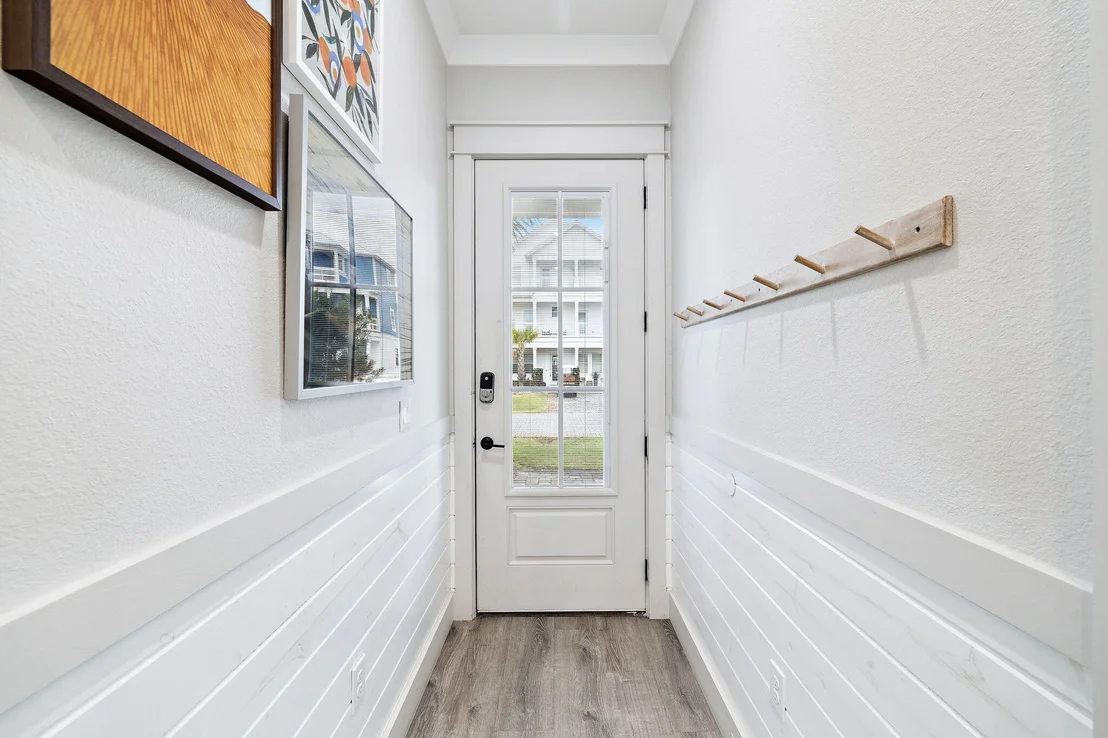 Photo of 10 Lake Street