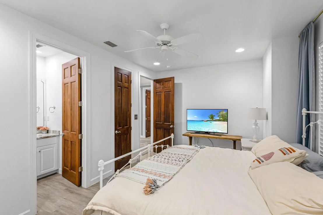 Photo of 2046 Crystal Lake Drive