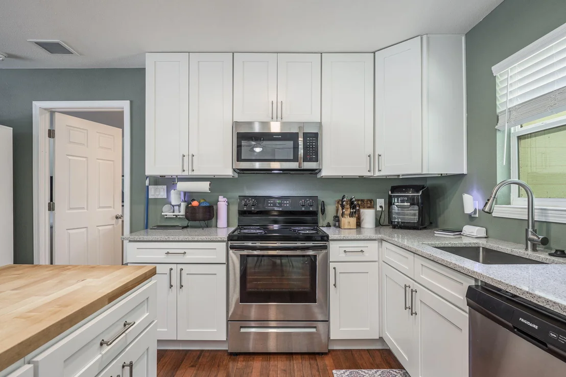 Photo of 161 W North Avenue
