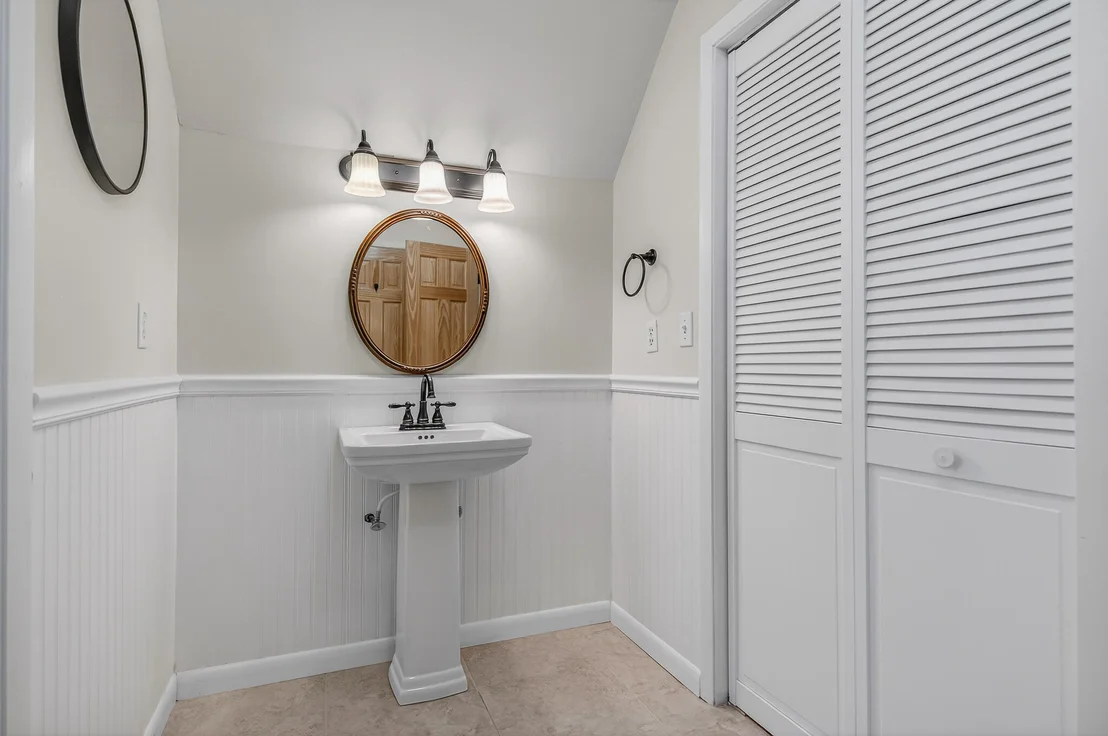 Photo of 186 Bayshore Drive