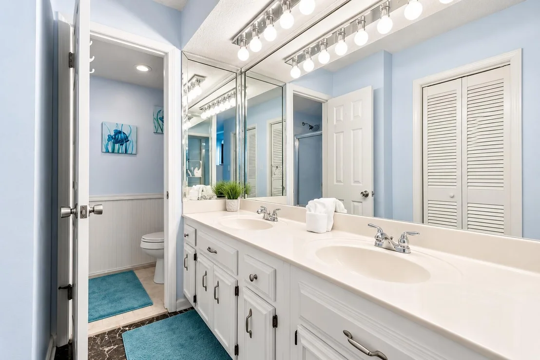 Photo of Unit UNIT33A at 373 Sunset Bay