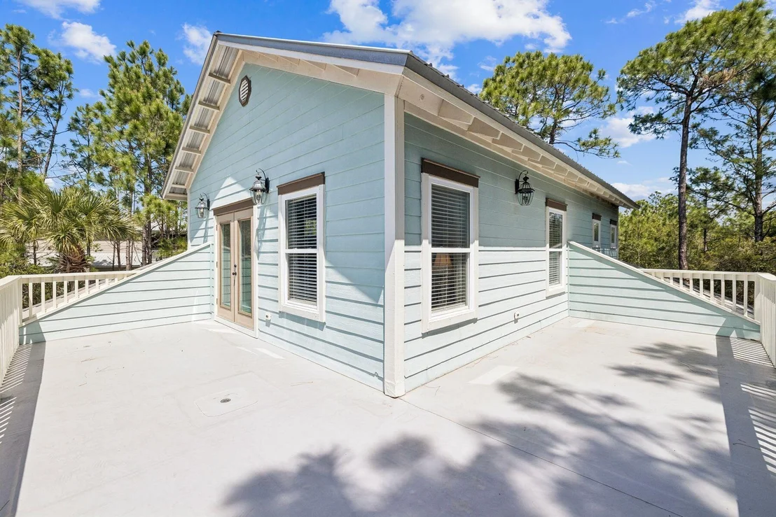Photo of 14 Breezeway Boulevard