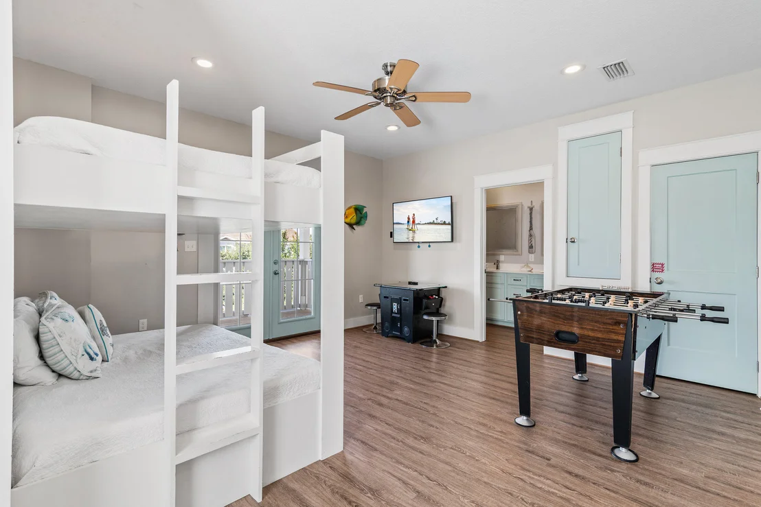 Photo of 240 Driftwood Road