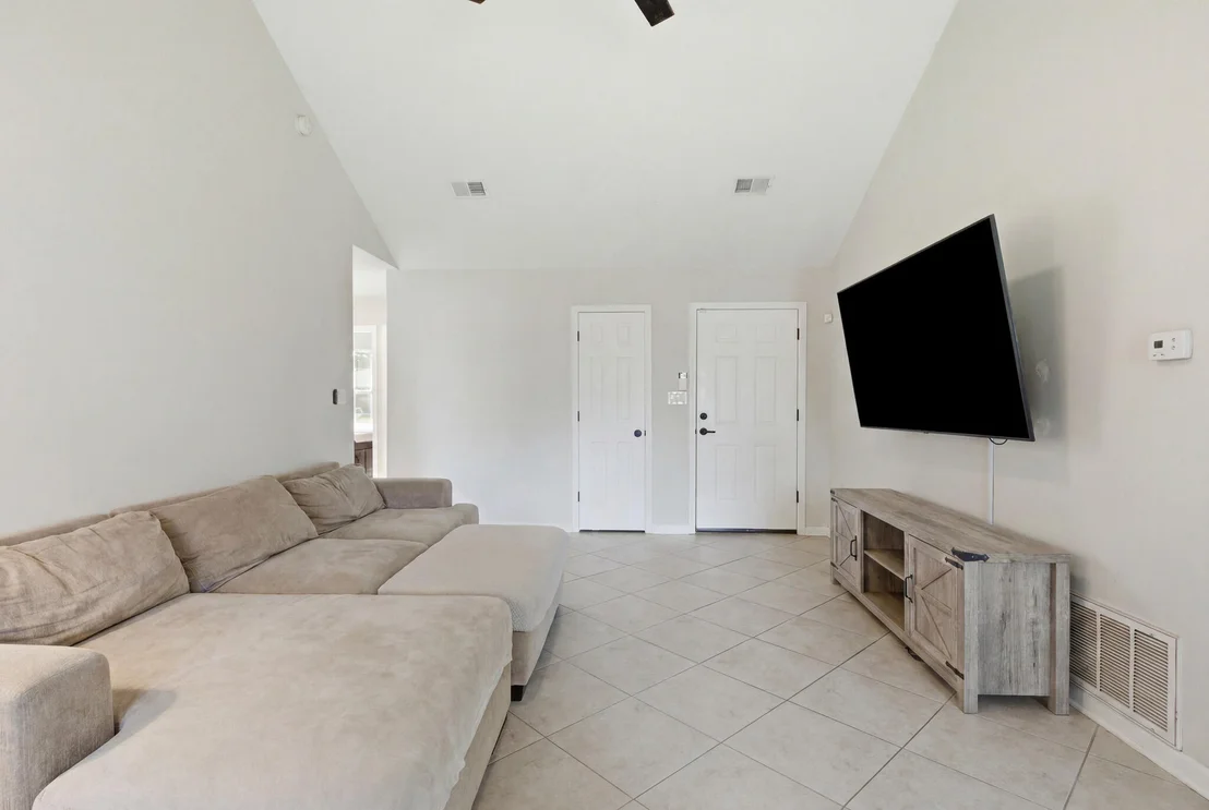 Photo of 2144 Estate Circle