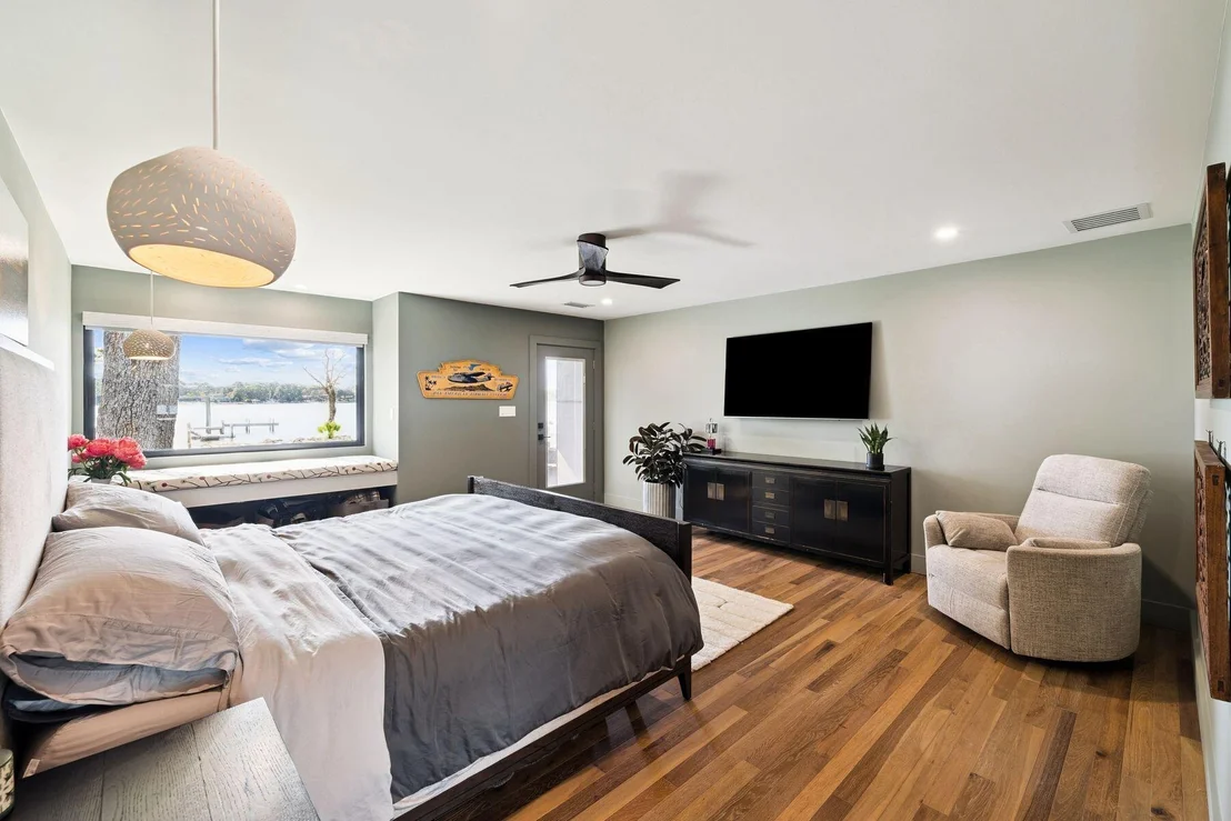 Photo of 1435 Bayshore Drive