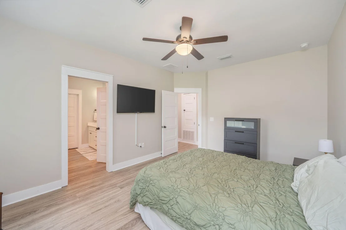 Photo of 3168 Maple Street