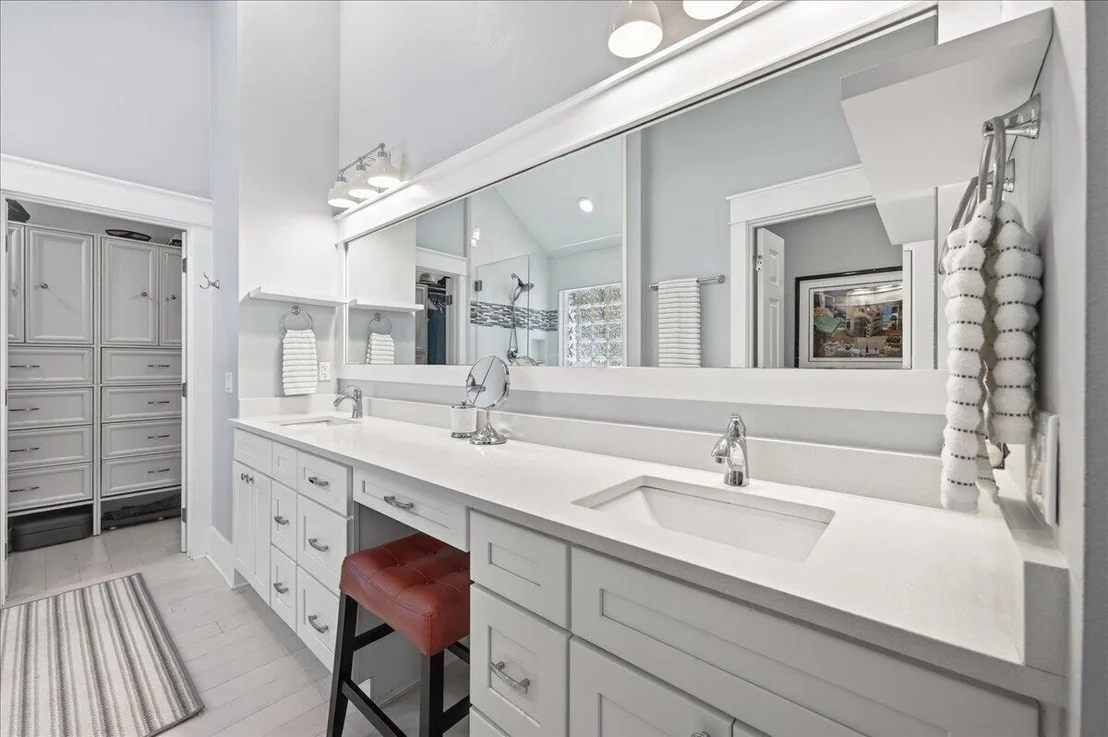 Photo of 627 Bayshore Drive