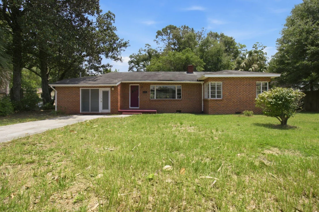 Photo of 855 N Pearl Street