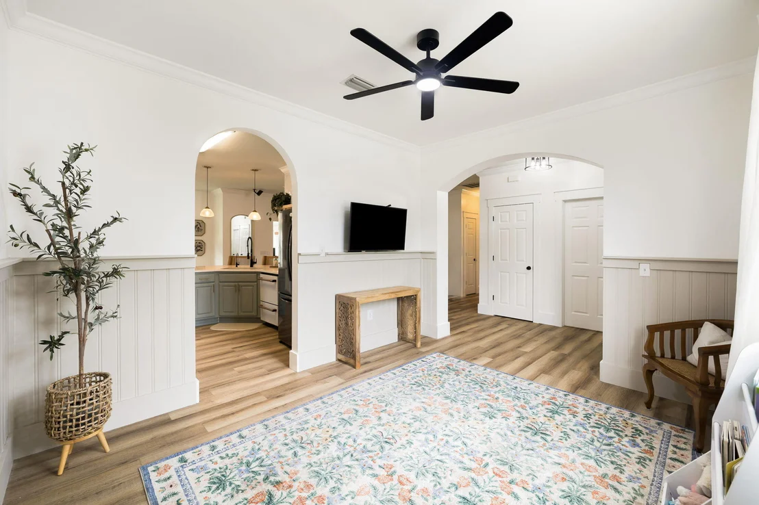 Photo of 1025 Forest Shore Drive