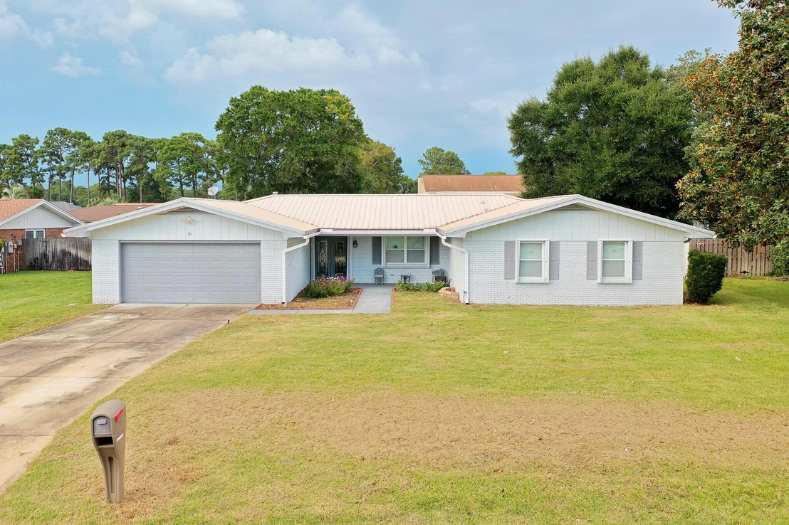 Photo of 10 Pebble Beach Drive