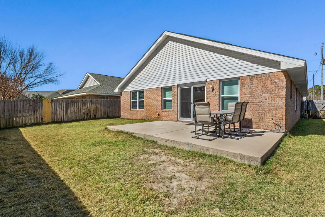 Photo of 560 Rough Leaf Lane