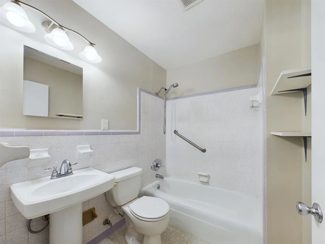 Photo of 1011 Julia Avenue