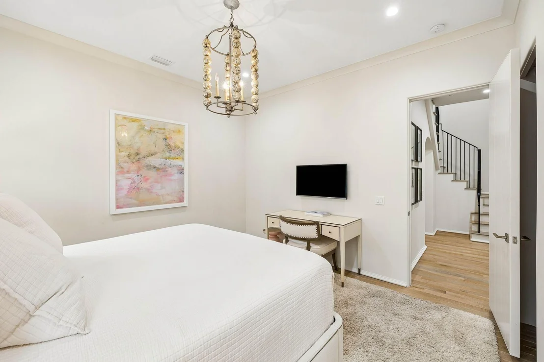 Photo of 179 E Kingston Road