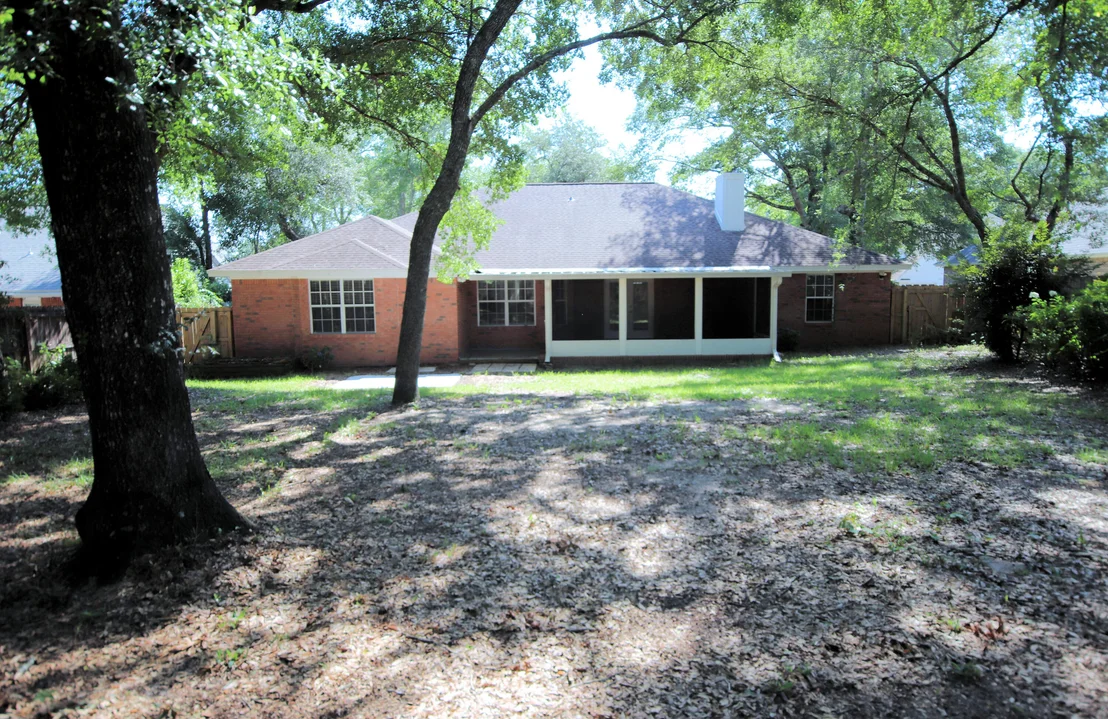 Photo of 1631 Parkside Circle