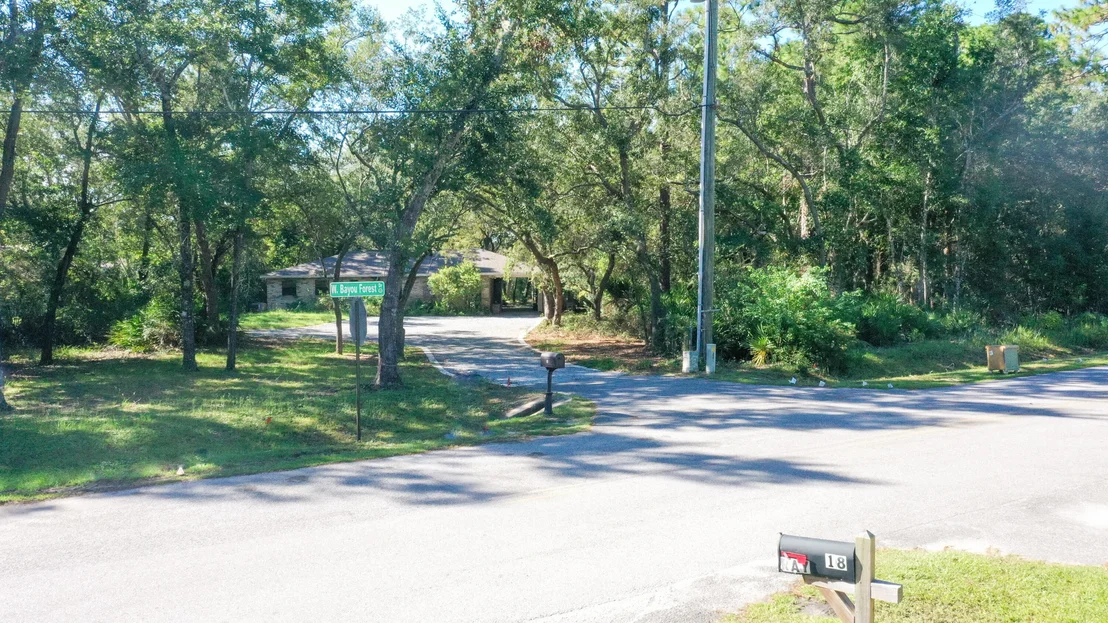 Photo of 11 W Bayou Forest Drive
