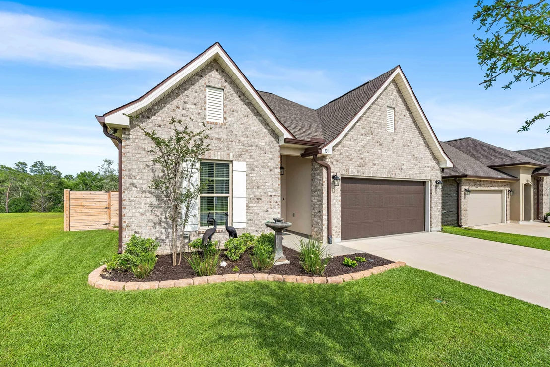 Photo of 101 Hydrangea Boulevard