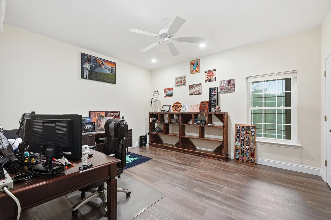 Photo of 4063 Lakeview Drive
