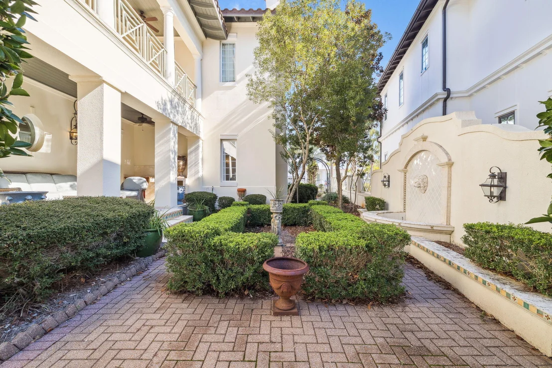 Photo of 152 White Cliffs Boulevard