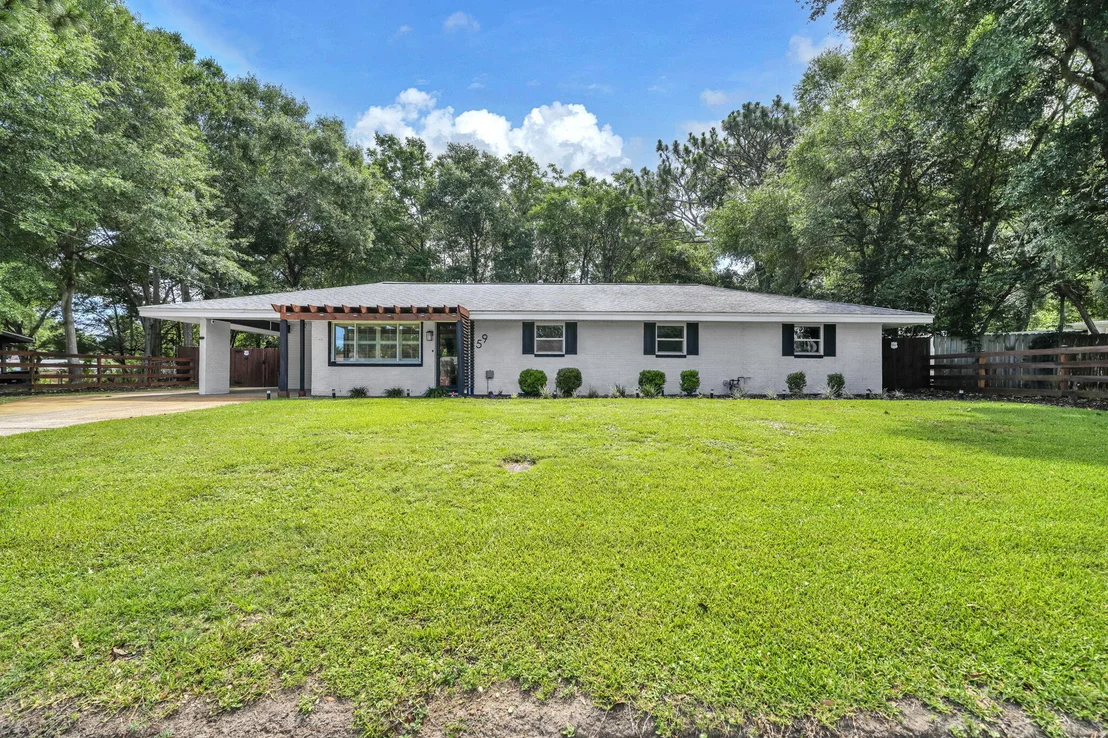 Photo of 59 NE Oregon Drive