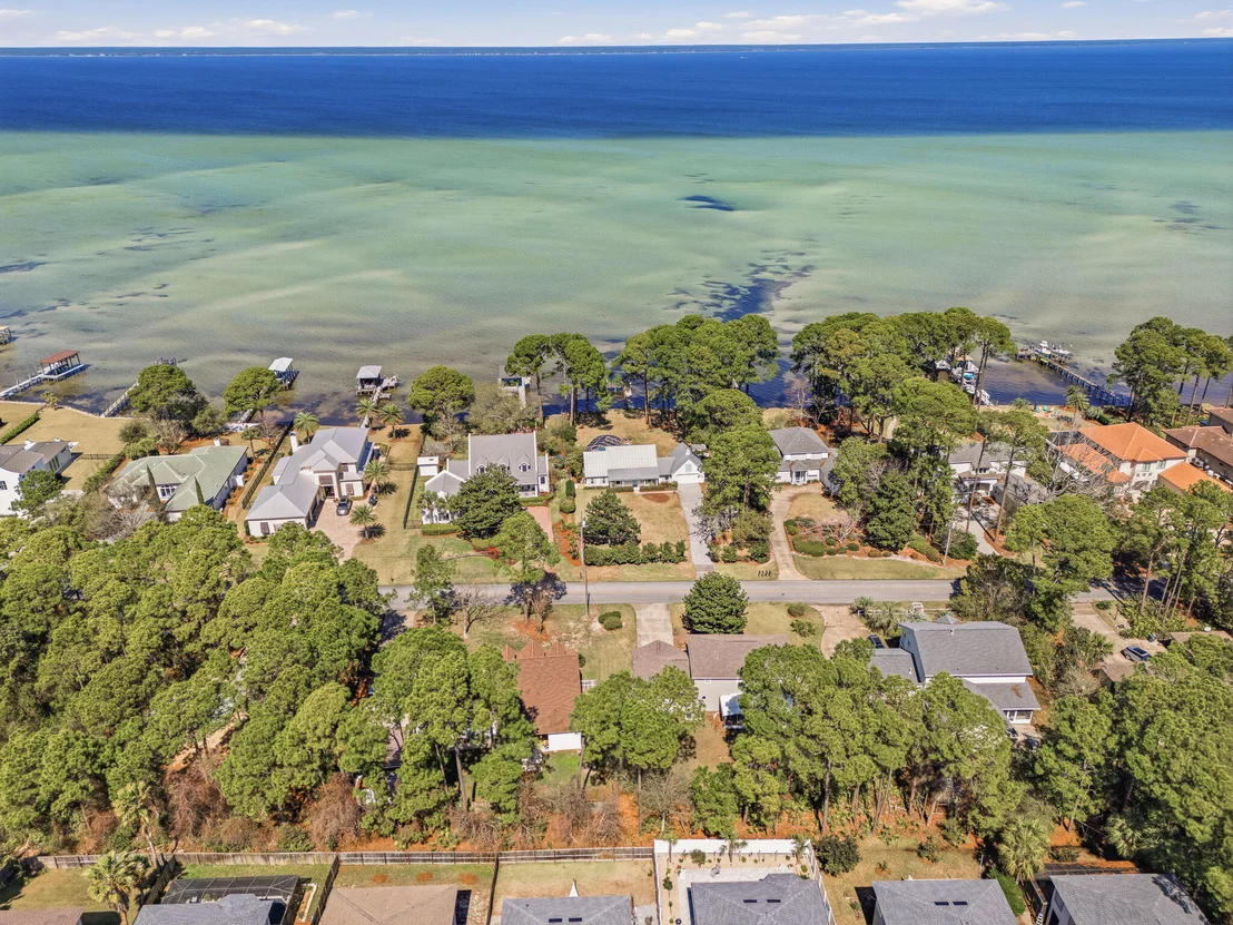 Photo of 186 Bayshore Drive