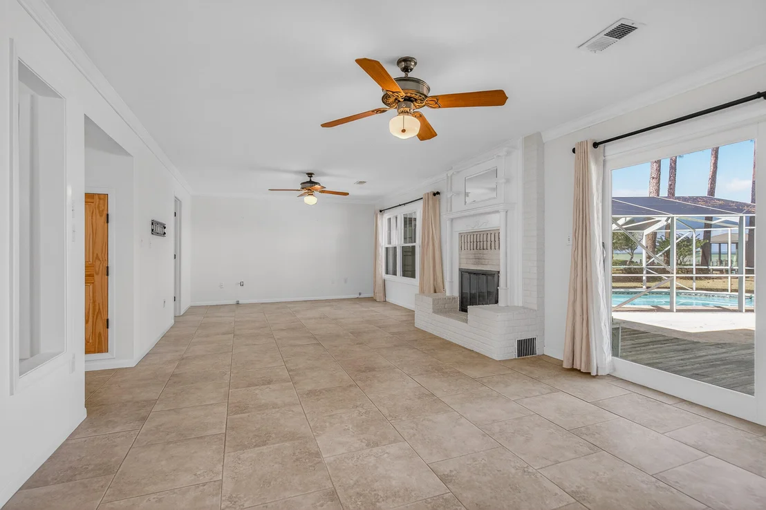 Photo of 186 Bayshore Drive