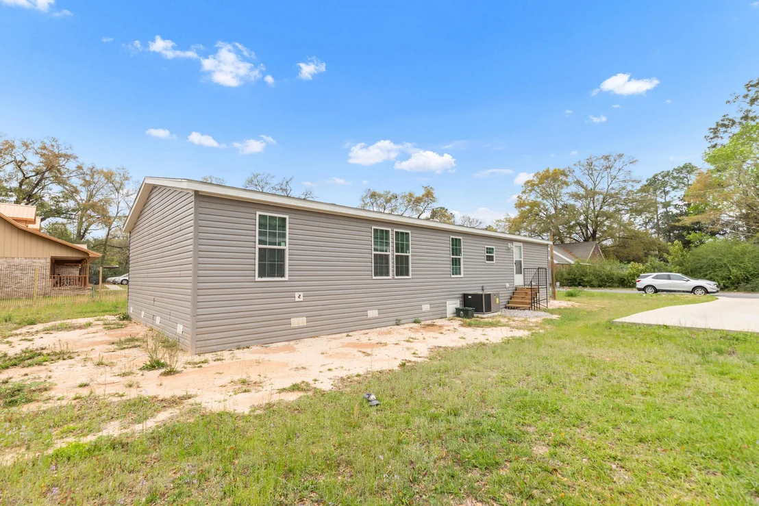 Photo of 910 N Lloyd Street