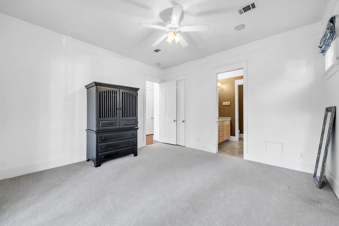 Photo of 1303 Laurel Way