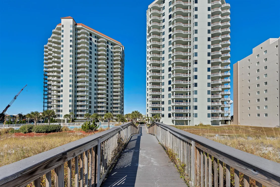 Photo of Unit W15E at 8501 Gulf Boulevard