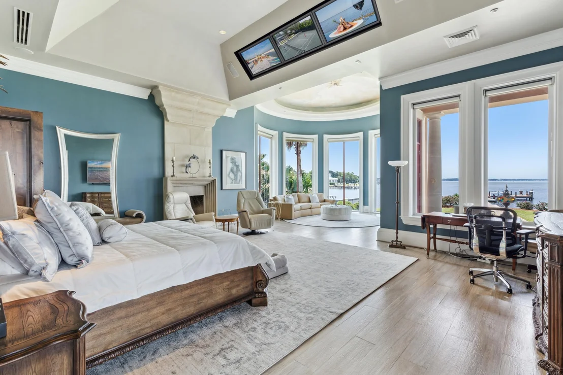 Photo of 4300 Breakwater Drive