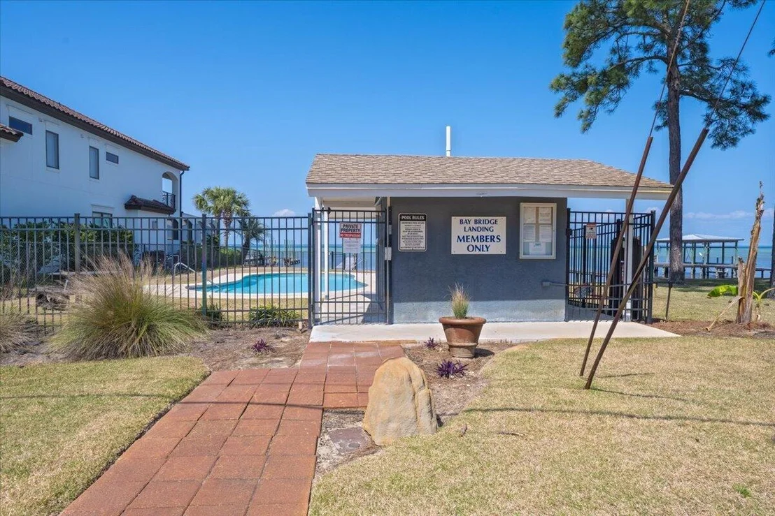 Photo of 627 Bayshore Drive