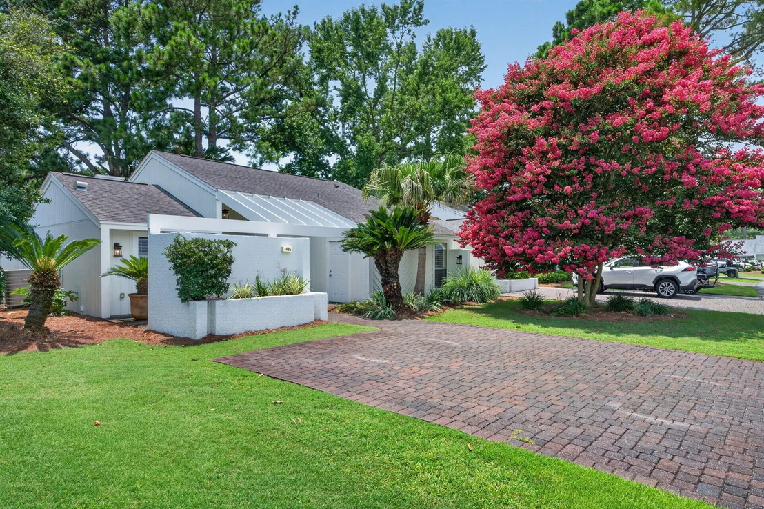 Photo of 485 W Linkside Place