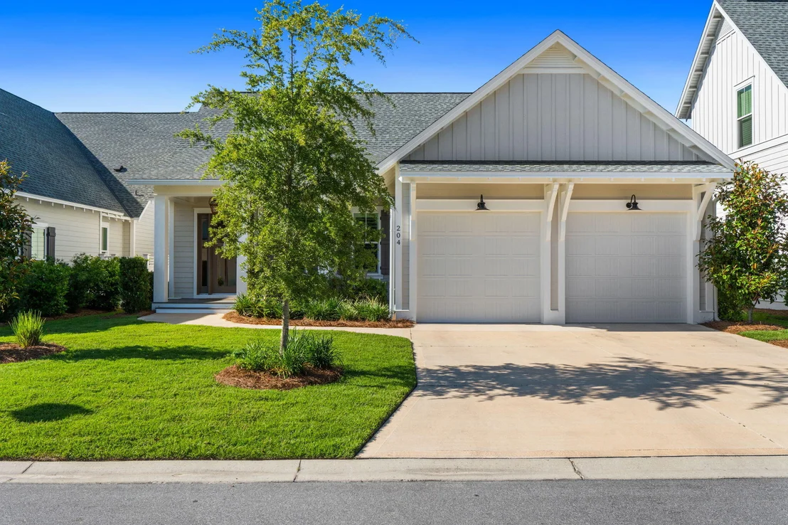Photo of 204 E Firethorn Circle