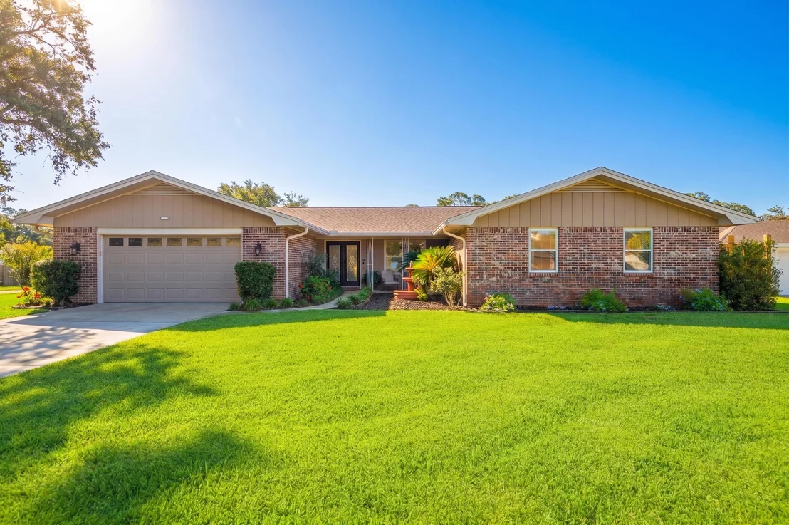 Photo of 18 Pebble Beach Drive