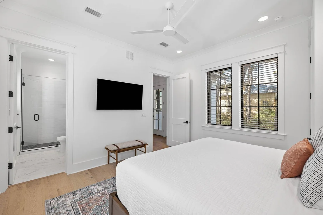 Photo of 42 Grande Pointe Circle