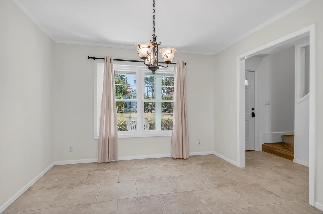 Photo of 186 Bayshore Drive