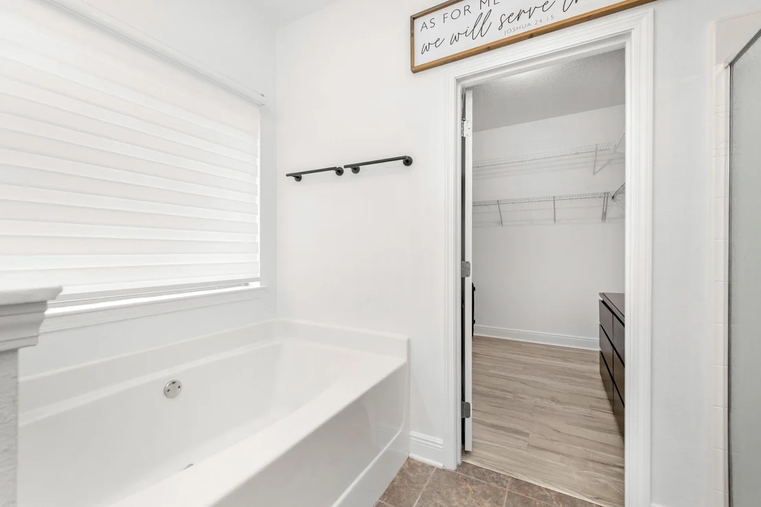 Photo of 653 Red Fern Road