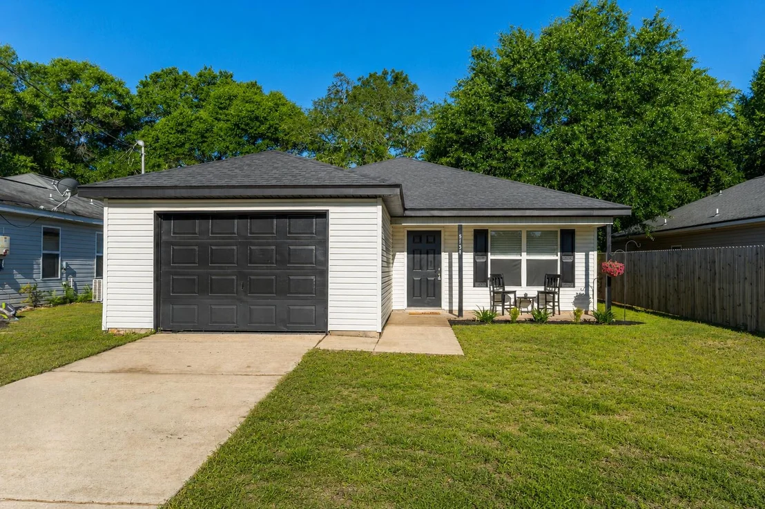 Photo of 5134 S Lake Drive