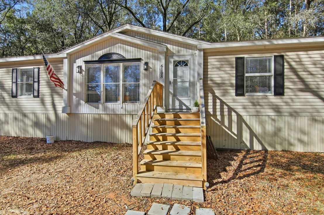 Photo of 6108 Old River Road